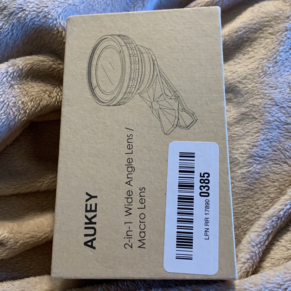 Aukey 2 in 1 wide angle lens/macro lens